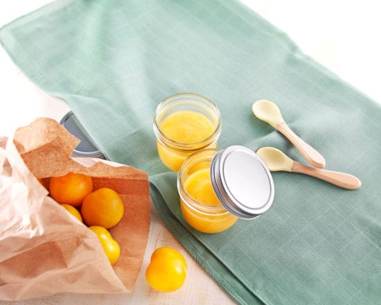 Purée de pommes et de prunes jaunes