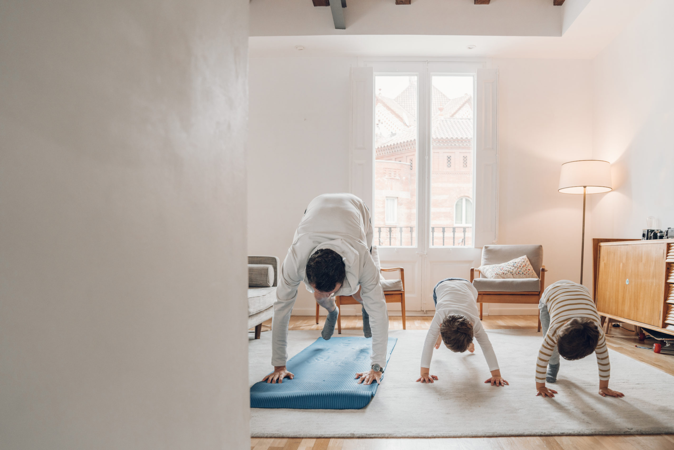 Yoga Pour Bebe Et Enfant Bienfaits Et Exercices Bledina