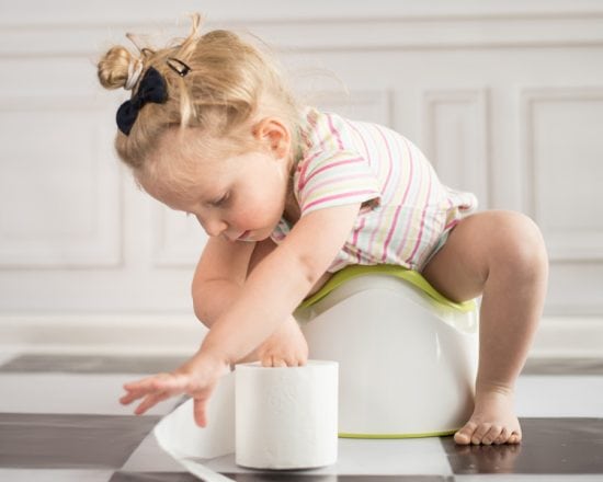Apprentissage de la propreté : à quel âge mettre son enfant sur le pot ?