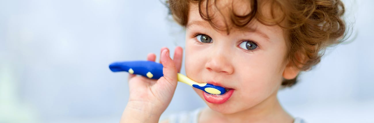Les Dents De Bebe Quand Et Comment Les Brosser Dentifrice Bebe Bledina Les Dents De Bebe Quand Et Comment Les Brosser Dentifrice Bebe Bledina