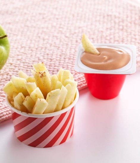 Frites de pomme à la cannelle, lacté fraise