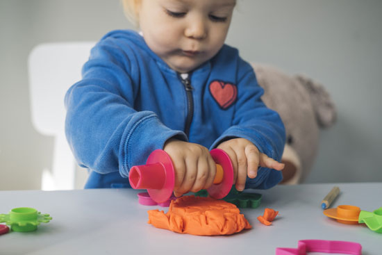 Pâte à modeler, à sel, argile,  place à la créativité des