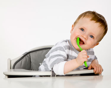 Bebe Ou Enfant Qui S Etouffe En Mangeant Comment L Eviter Bledina Bebe Ou Enfant Qui S Etouffe En Mangeant Comment L Eviter Bledina