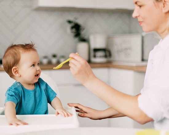 Que donner au petit déjeuner d'un bébé de 6 mois à 12 mois ?